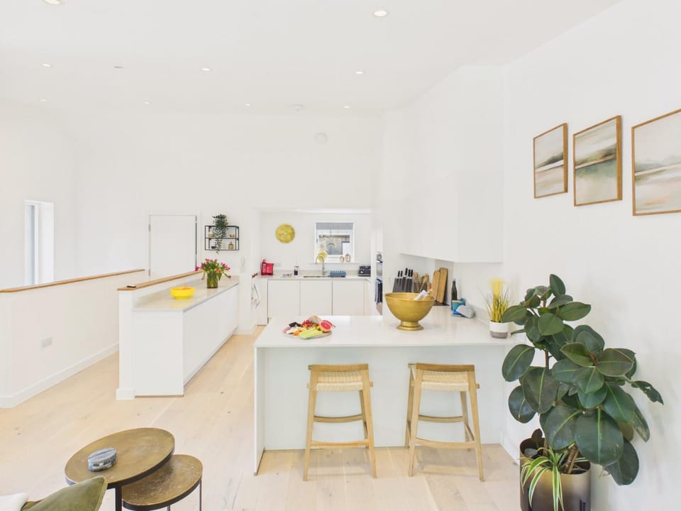 Dining area, Food