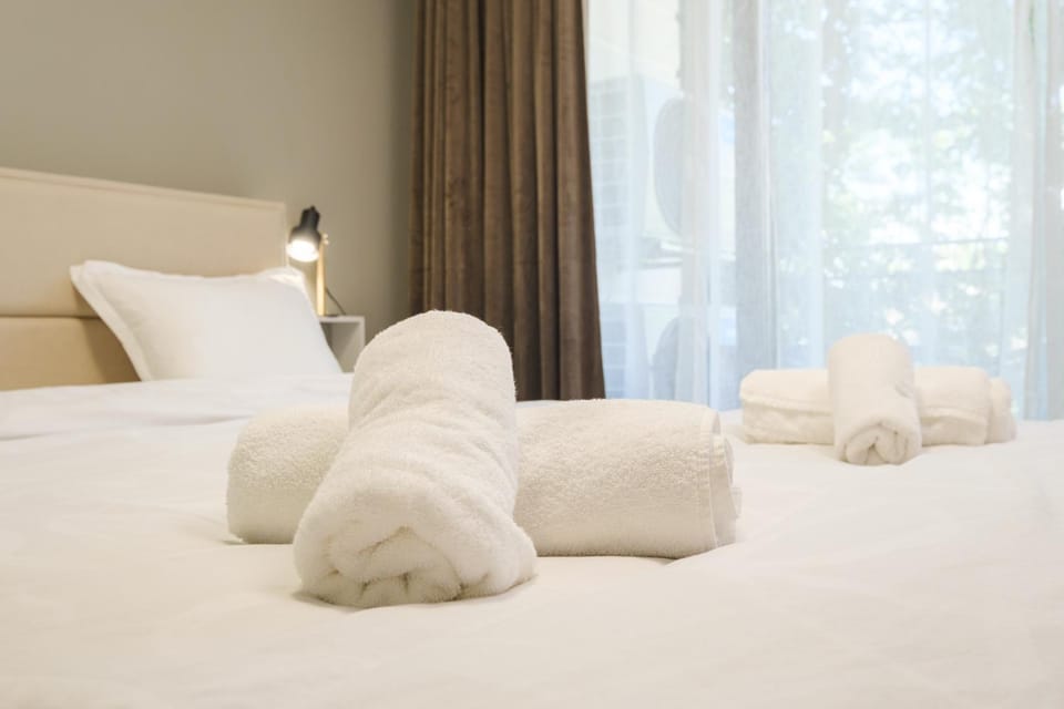 Bed, Photo of the whole room, Bedroom, towels