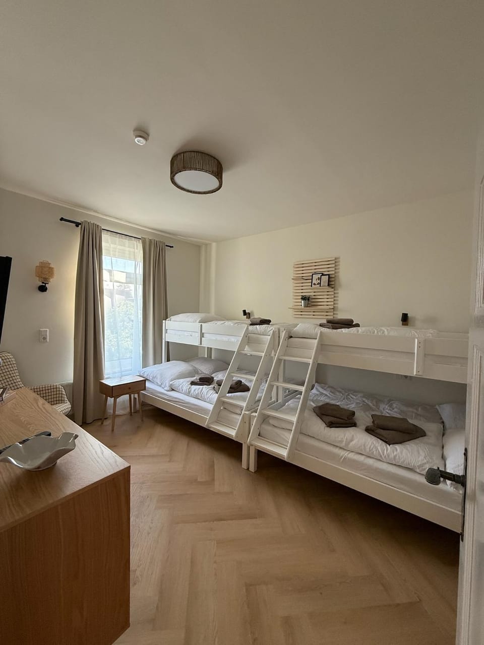 Bed, Photo of the whole room, Bedroom, bunk bed