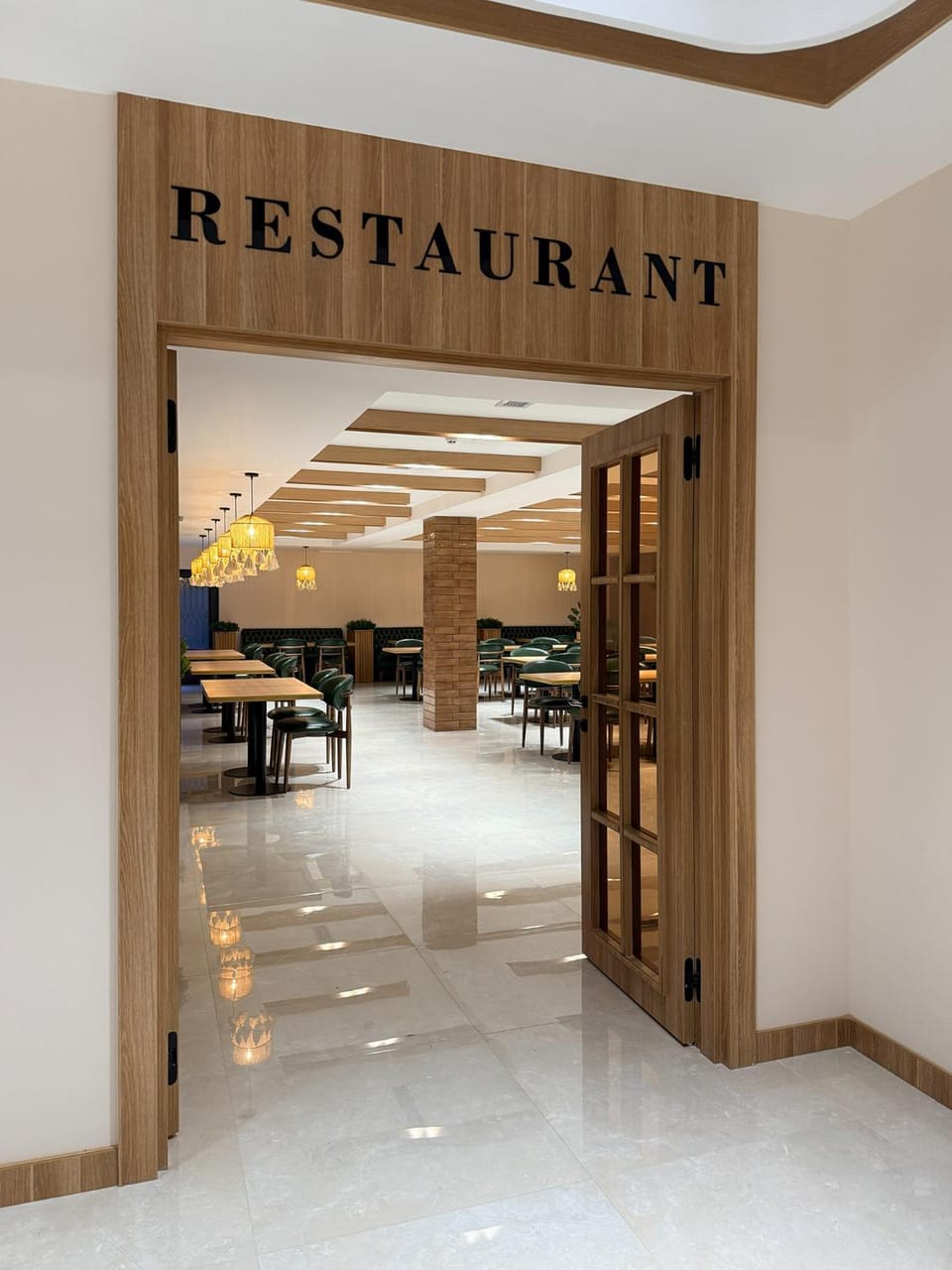 Restaurant/places to eat, Restaurant/places to eat