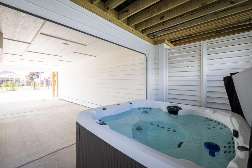 Brand New Luxury Build 2 Min Walk to Beach w Pool Apartment in Kill Devil Hills