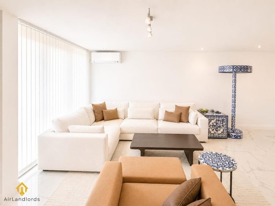 Exclusive 2 bedroom Flat near Kew Bridge Station Apartment in Brentford