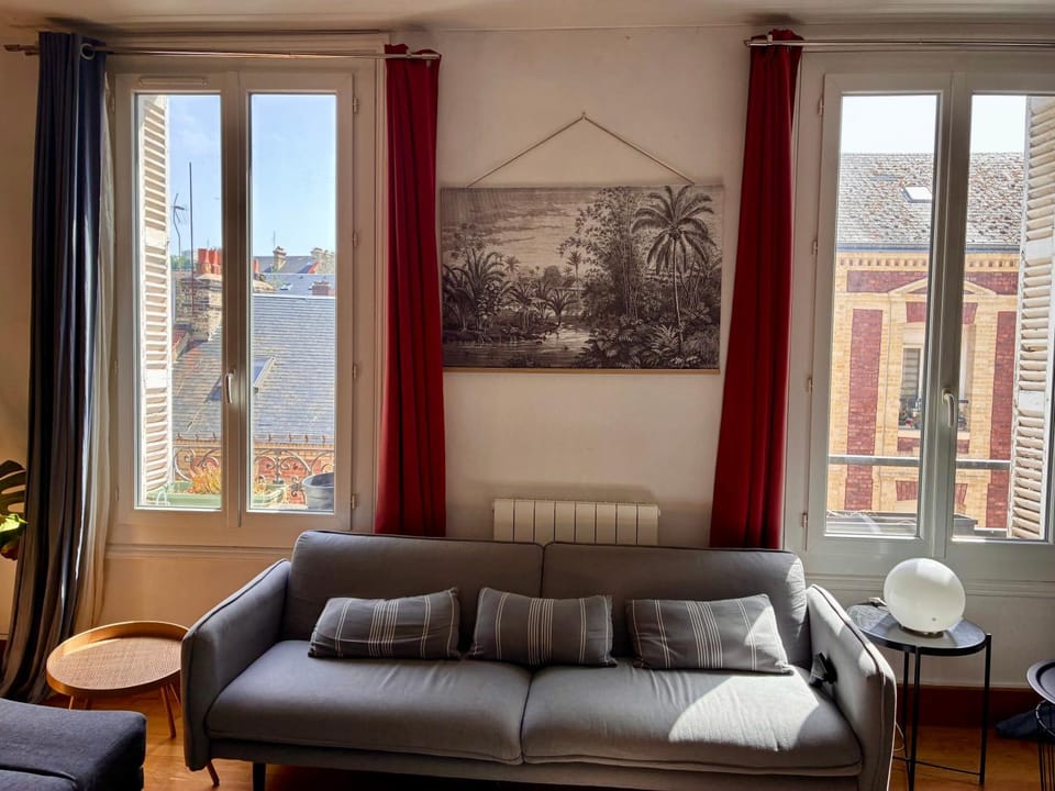 Living room, Seating area
