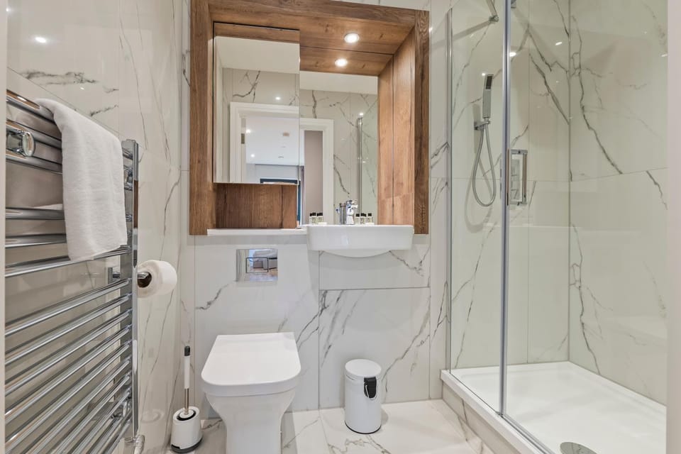 Shower, Toilet, Bathroom