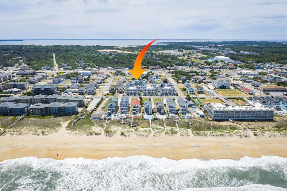 Brand New Luxury Townhome Close to Beach with Pool House in Kill Devil Hills