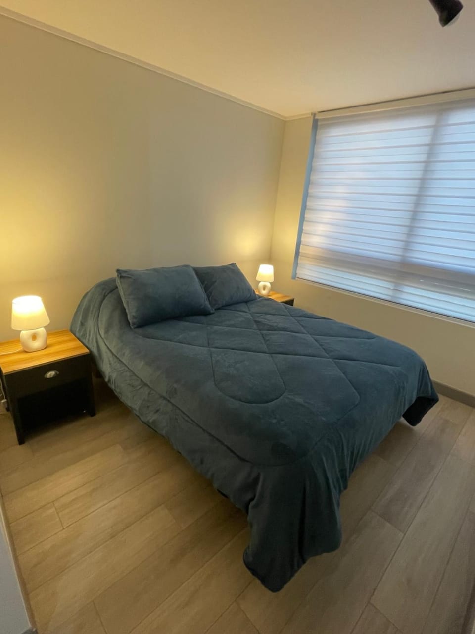Acogedor Depto con Estacionamiento Cerca Metro Wifi & Gym Apartment in Santiago