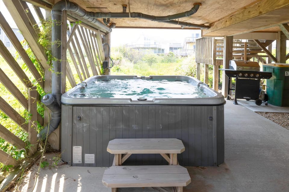 New Listing Oceanfront Hot Tub Amazing Views House in Corolla