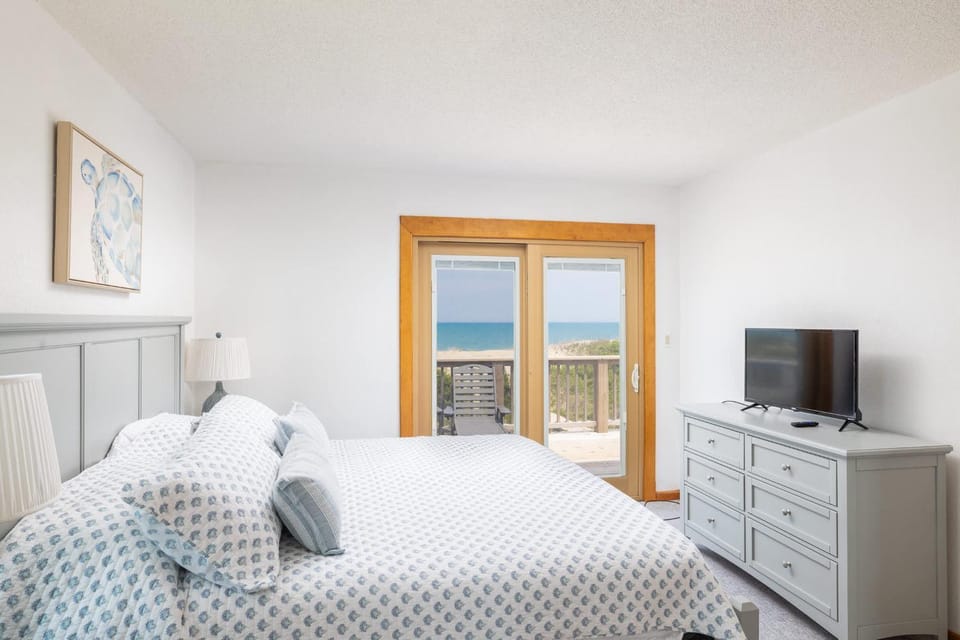 New Listing Oceanfront Hot Tub Amazing Views House in Corolla