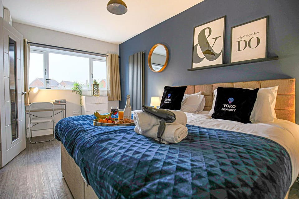 Bed, Bedroom