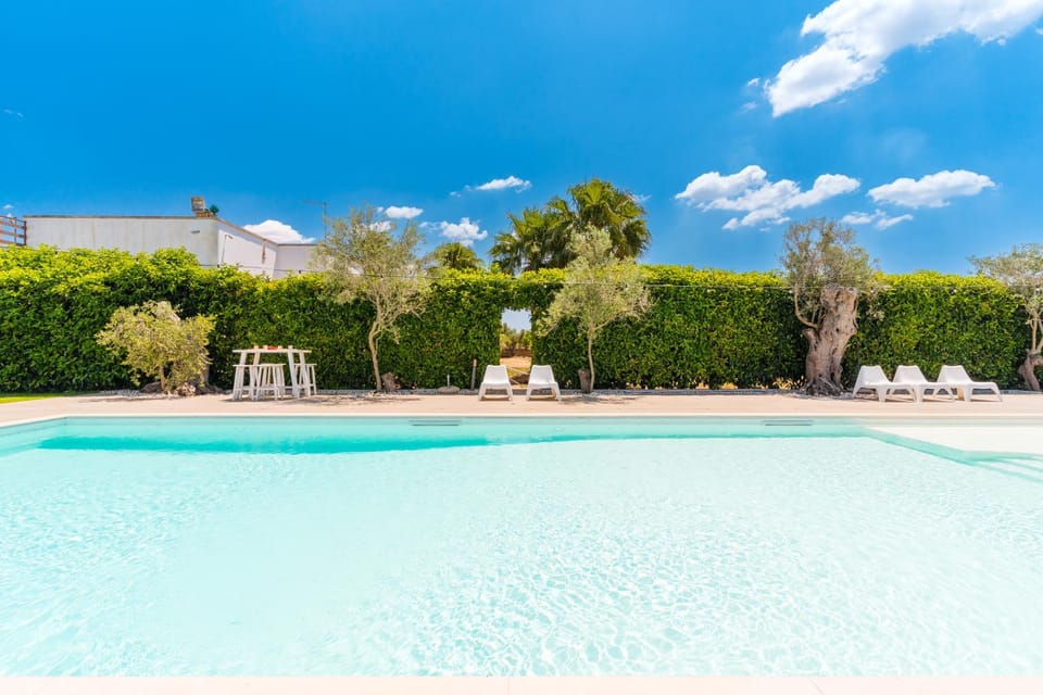Day, Swimming pool
