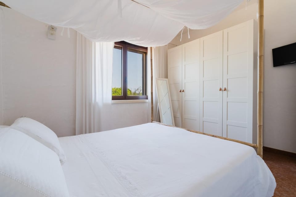 Bed, Bedroom, wardrobe