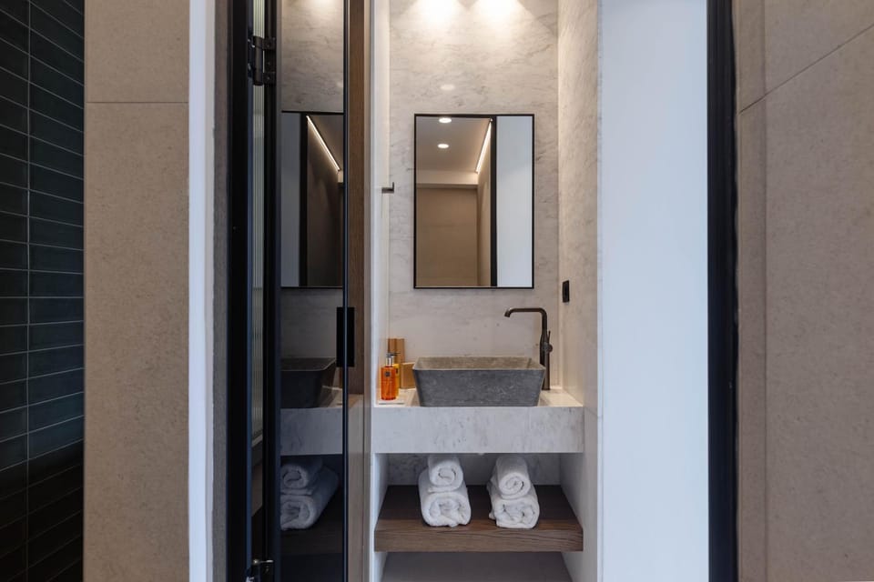 Bathroom, towels
