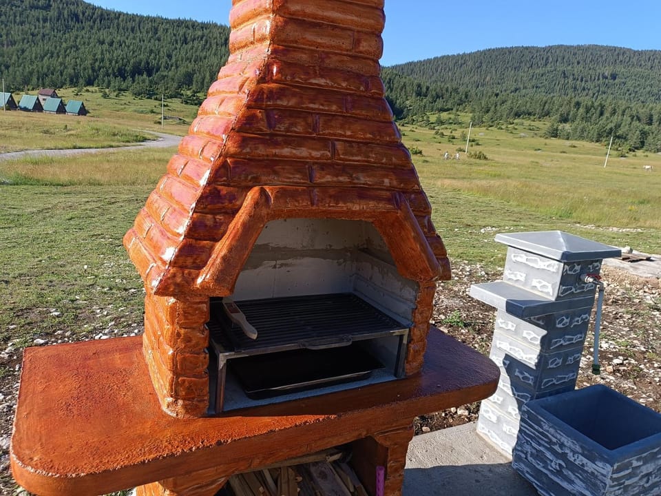 Sinaj Lodge House in Montenegro