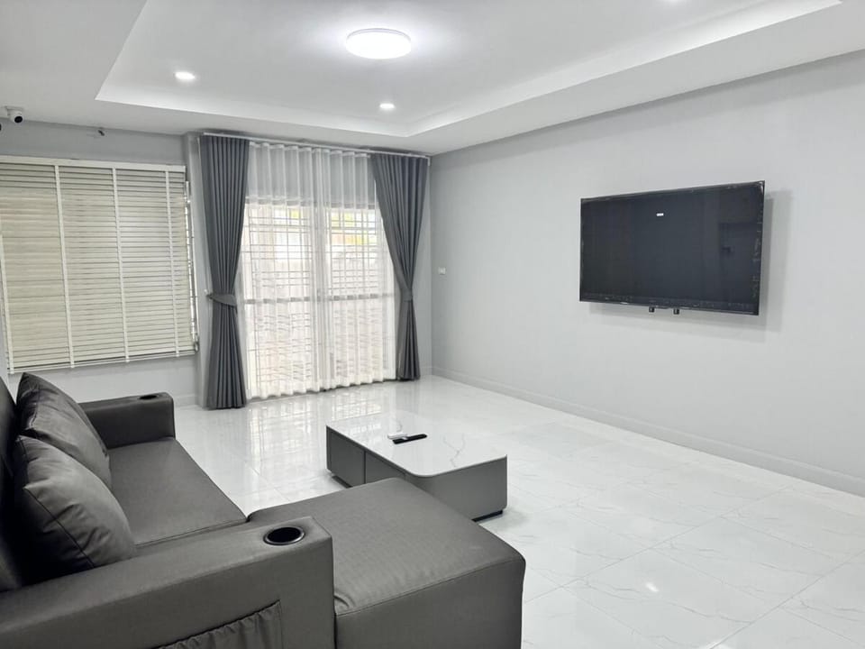 Luxury Friendly Home - 3km to Central Festival Hatyai Apartment in Thailand