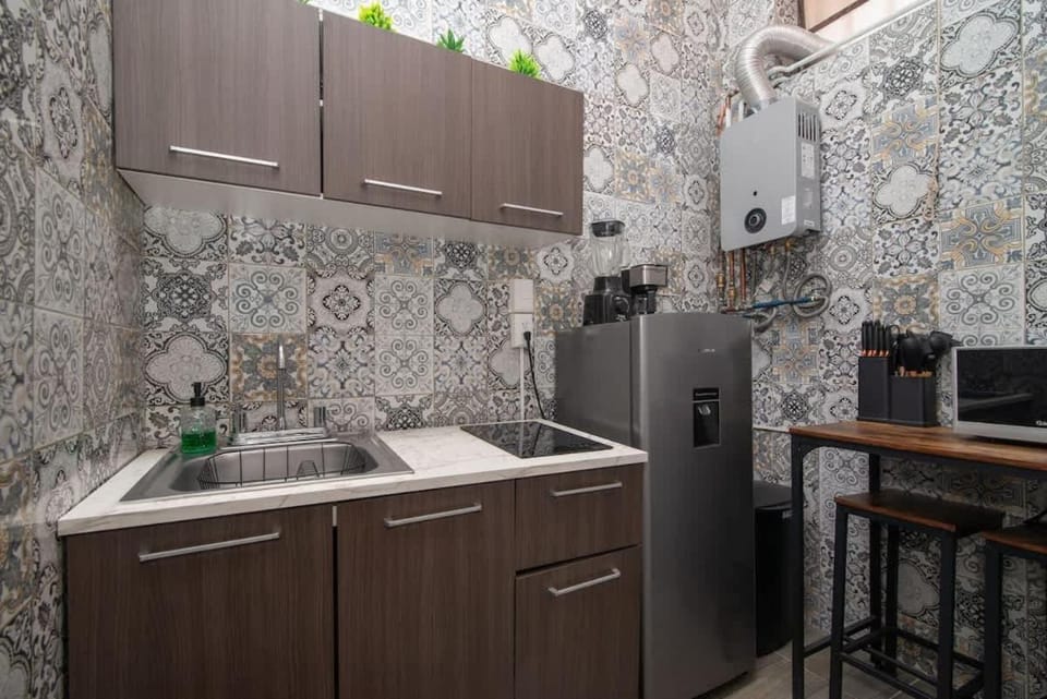 Elegant Historic 2BR with Quiet Patio Walk to Zocalo Apartment in Mexico City