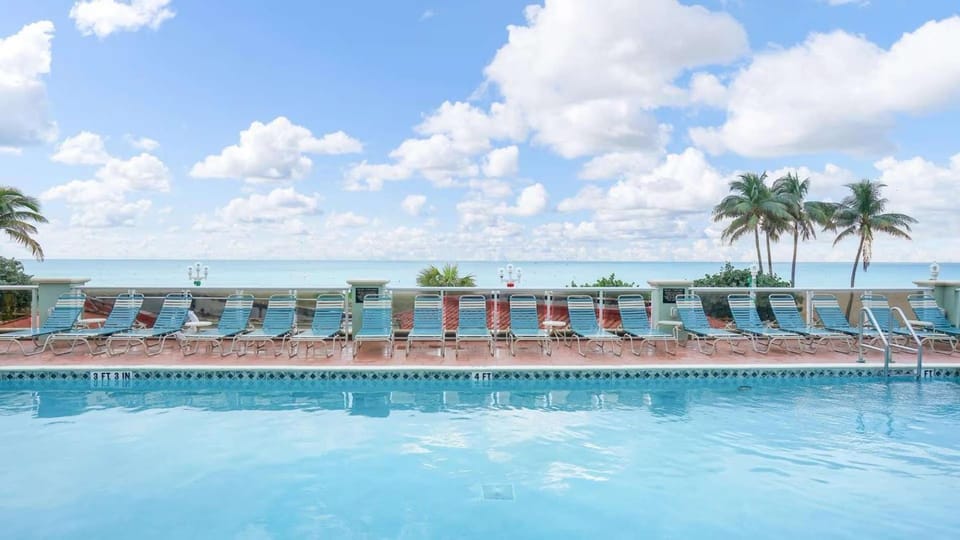 Hollywood Beach Tower - Studio Suite Apartment in Hollywood Beach