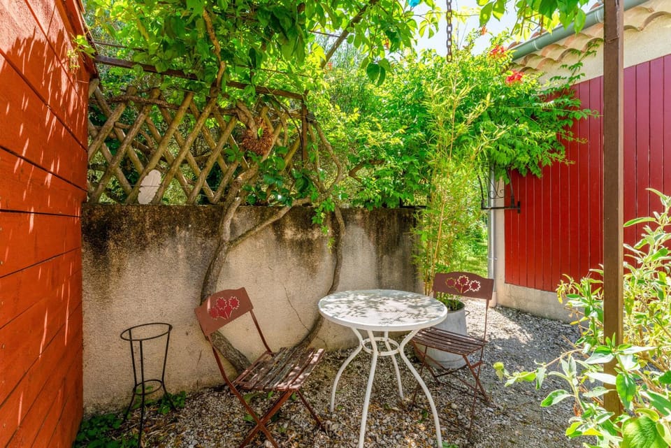 Chambres D'hôtes Les Seignerolles Bed and Breakfast in Pernes-les-Fontaines