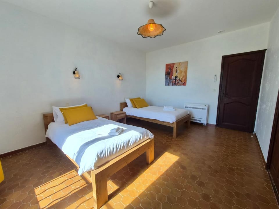 Bedroom, air conditioner