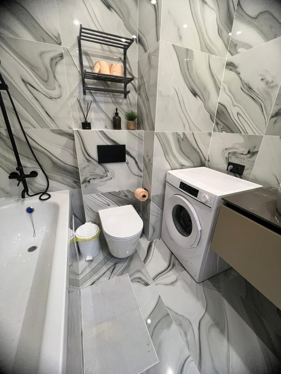 Shower, Toilet, Bathroom, washing machine