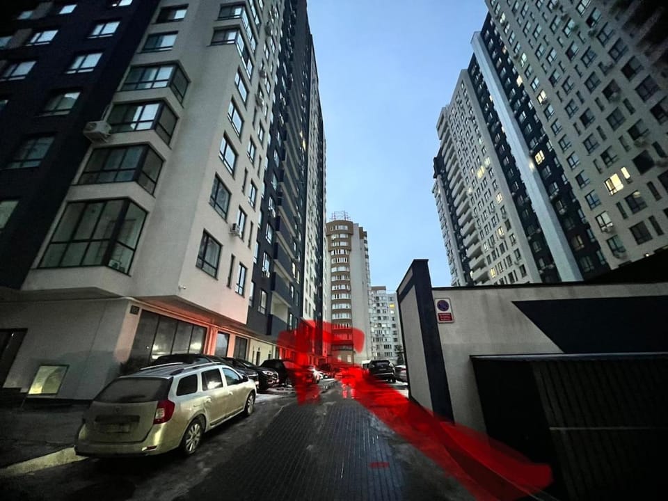Property building, Neighbourhood, City view, Location, Parking