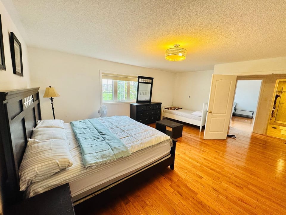 Bed, Decorative detail, Bedroom