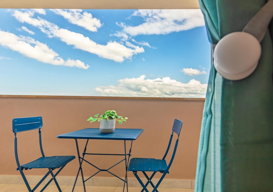 View (from property/room), Balcony/Terrace