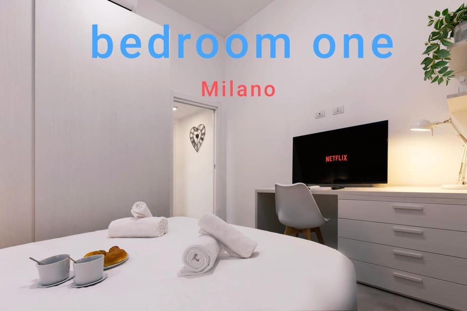 Milan loft 3BR 3BA and fast Wi-Fi 15 minutes to Duomo Apartment in Milan