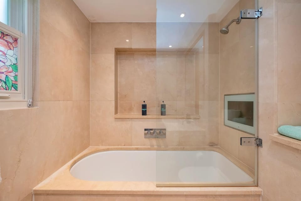 The EMPRESS - Duplex Maisonette Villa in City of Westminster