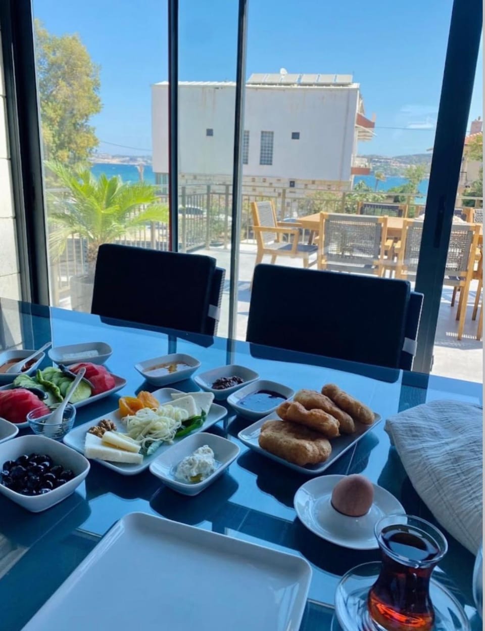 Restaurant/places to eat, Food and drinks, Breakfast, Continental breakfast