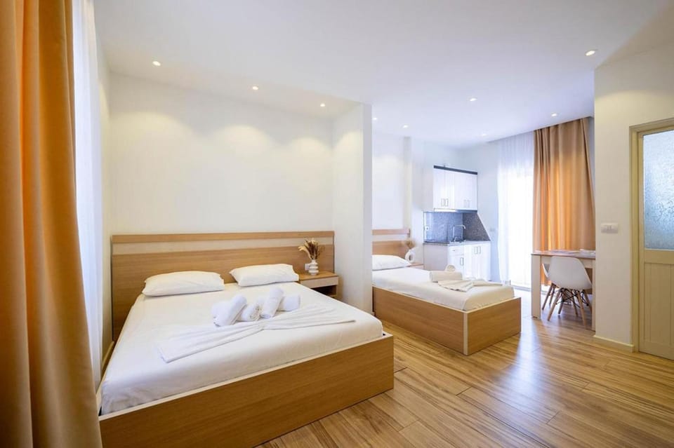 Bed, Photo of the whole room, Bedroom, towels