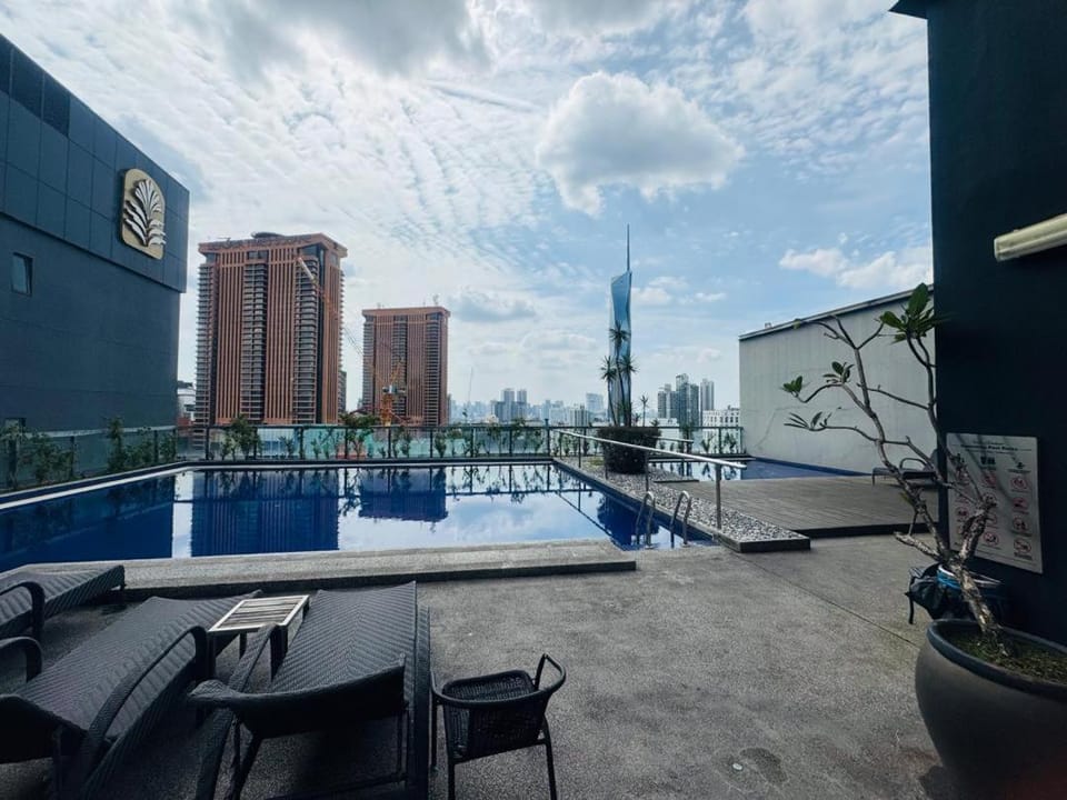 City view, Swimming pool