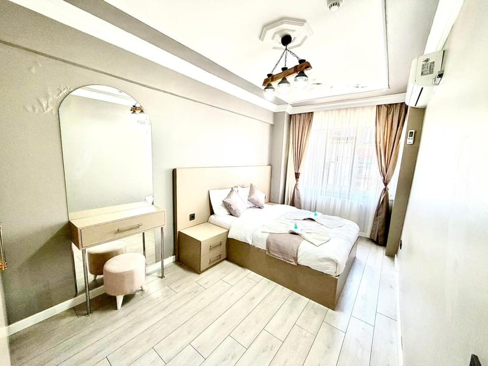 Bed, Bathroom, Living room, Photo of the whole room, Seating area, Bedroom, towels, wardrobe