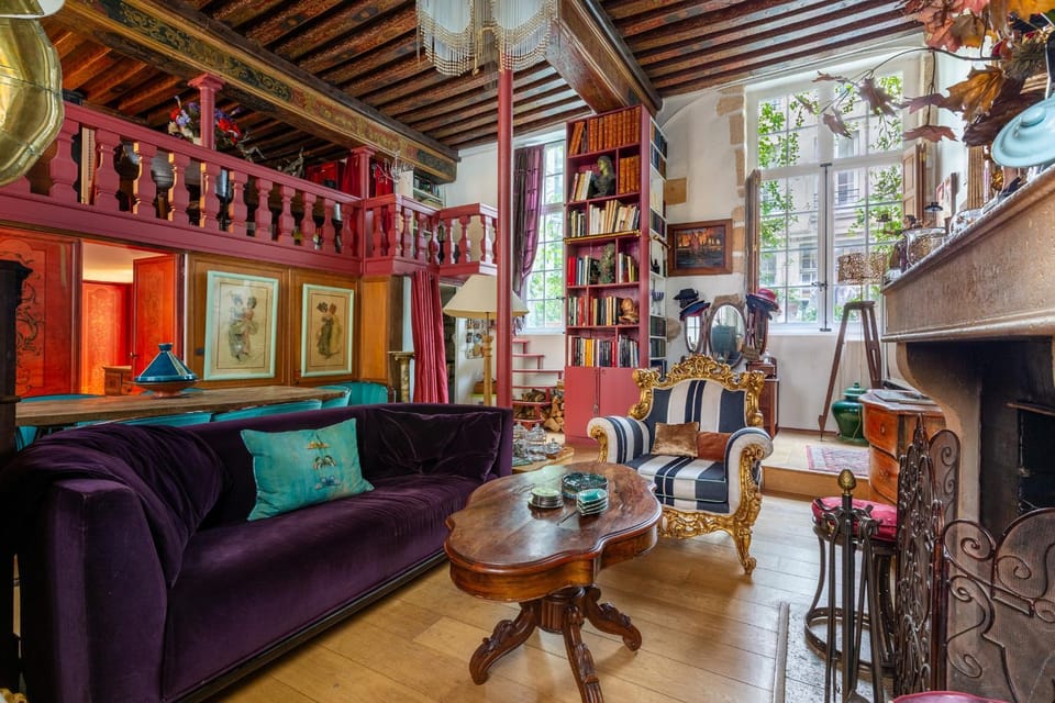Library, Living room, Seating area