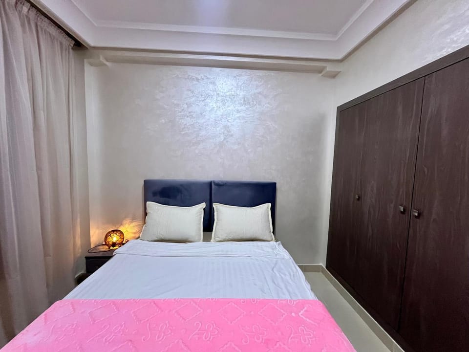 Bed, Photo of the whole room, Bedroom, wardrobe