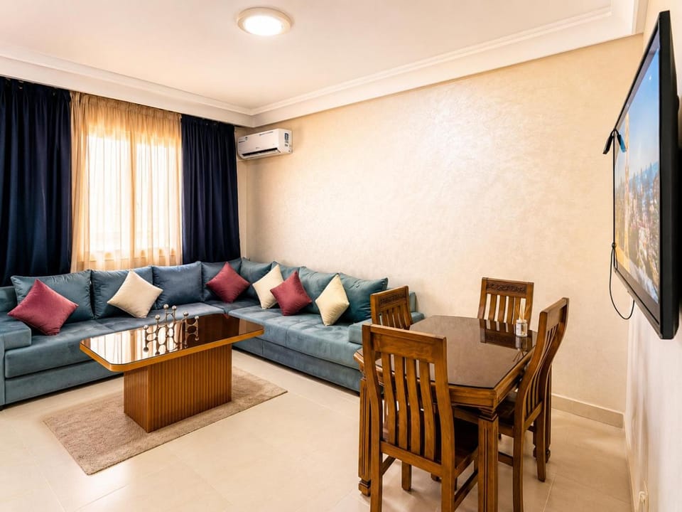 Communal lounge/ TV room, Living room, Seating area