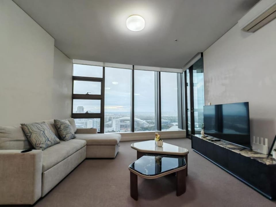 Communal lounge/ TV room, TV and multimedia, Living room, Seating area, Evening entertainment