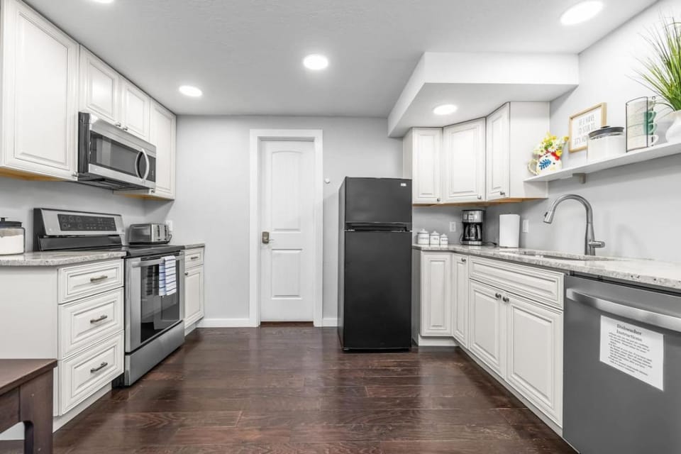 Cozy Apartment - Near BYU, UVU, Heart of Orem Apartment in Orem