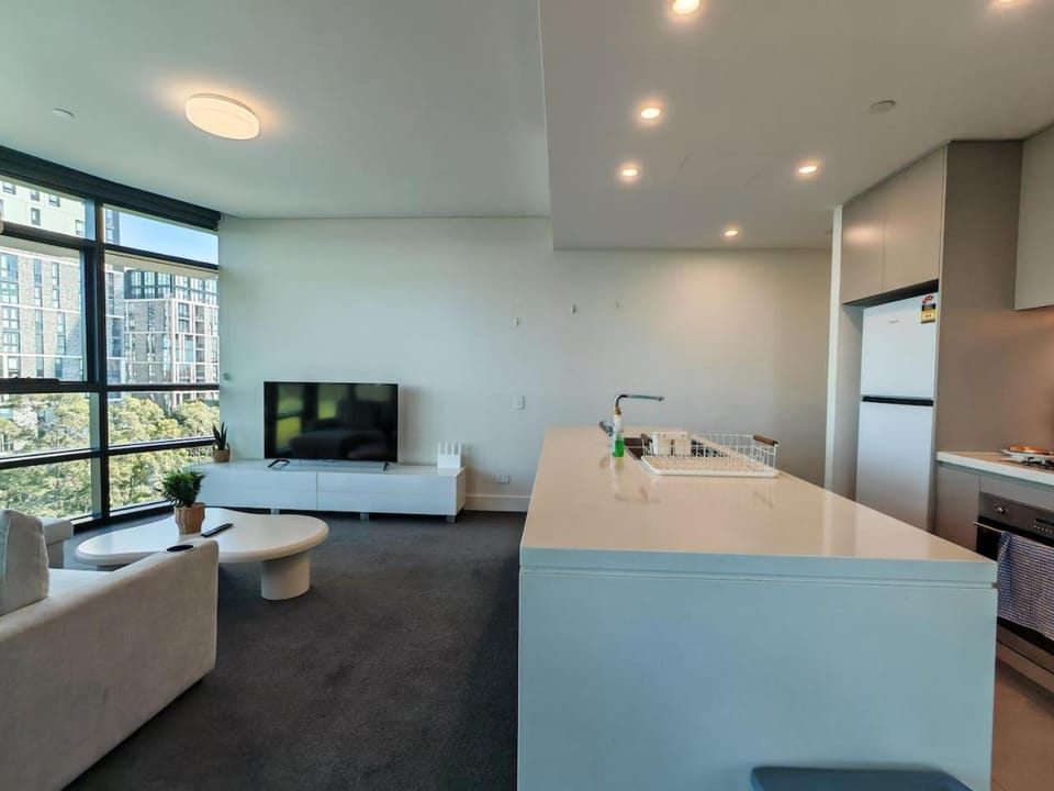 TV and multimedia, Kitchen or kitchenette, Living room, Seating area