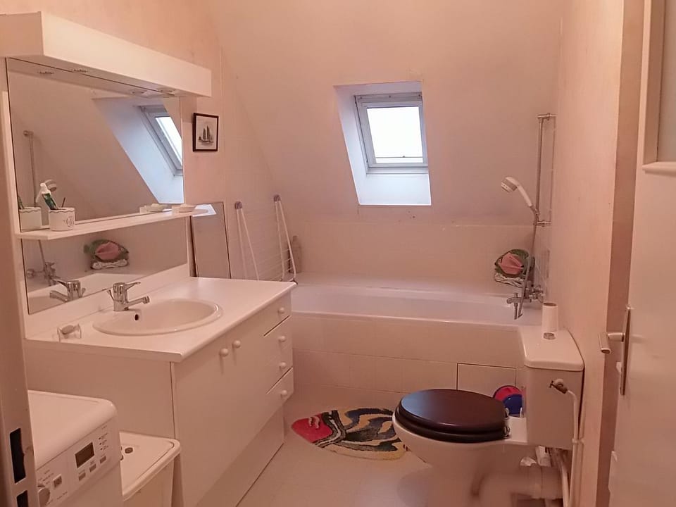 Rennes, studio duplex 35 m2 avec terrasse sud de 6m2 donnant sur parc arboré Apartment in Rennes