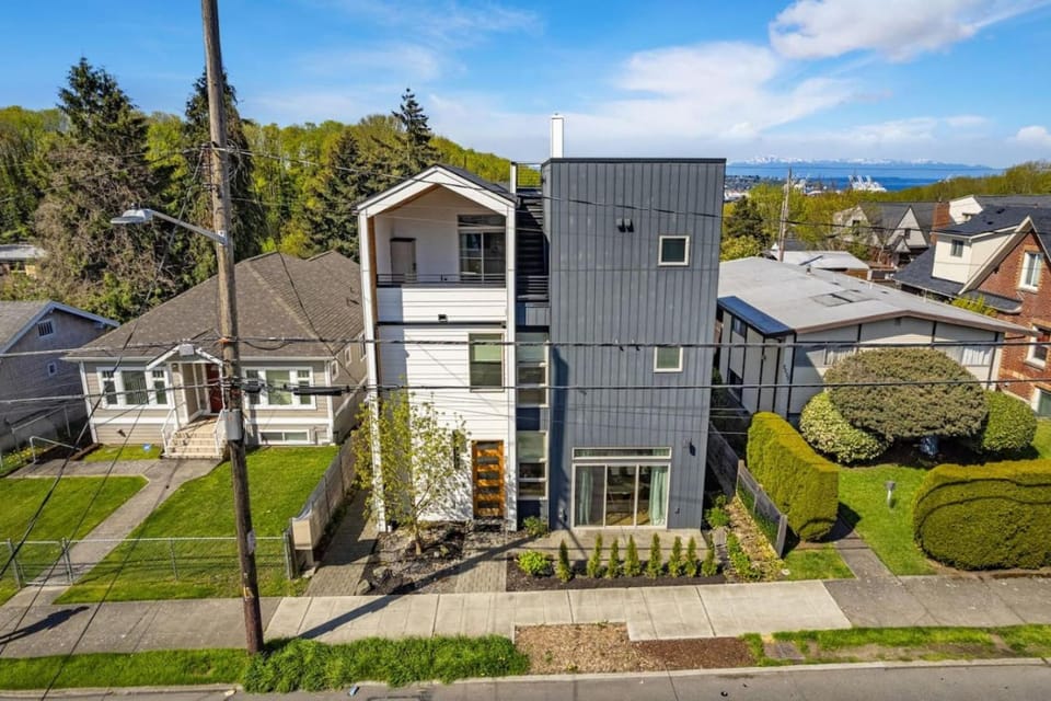 140 - Central Oasis Roof Terrace House in Seattle