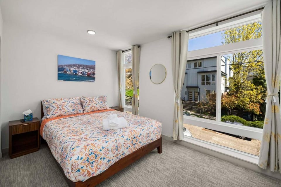 Brand New 2BR Townhome in Fremont with Rooftop Patio House in Fremont