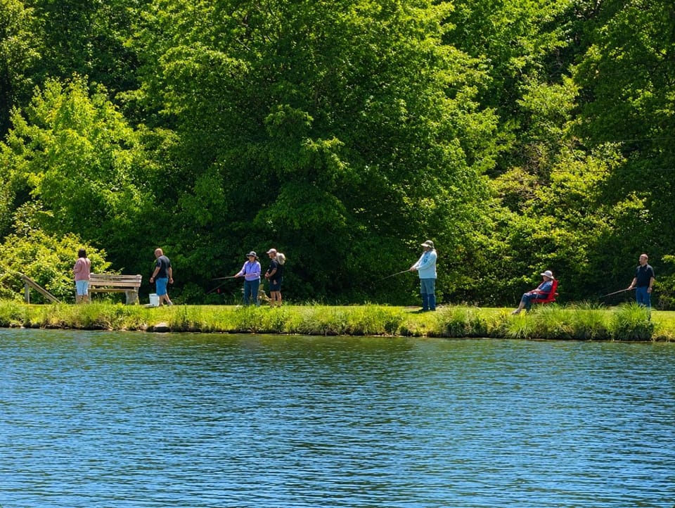 Lakefront Retreat Home- Swimming-Fishing-Boating Country House in Litchfield County