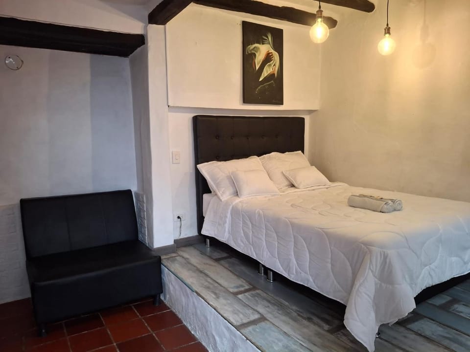 TV and multimedia, Photo of the whole room, Bedroom