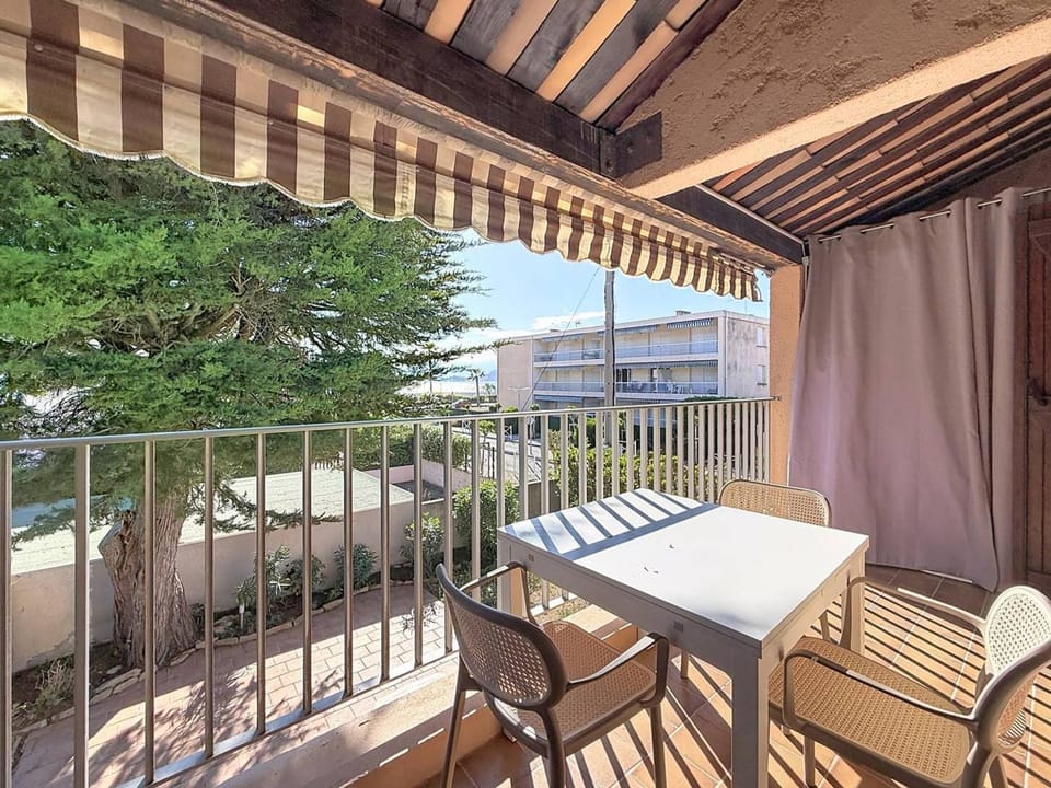 Appartement proche plage avec parking - 4 pers. - FR-1-770-83 Apartment in La Cadière-d'Azur
