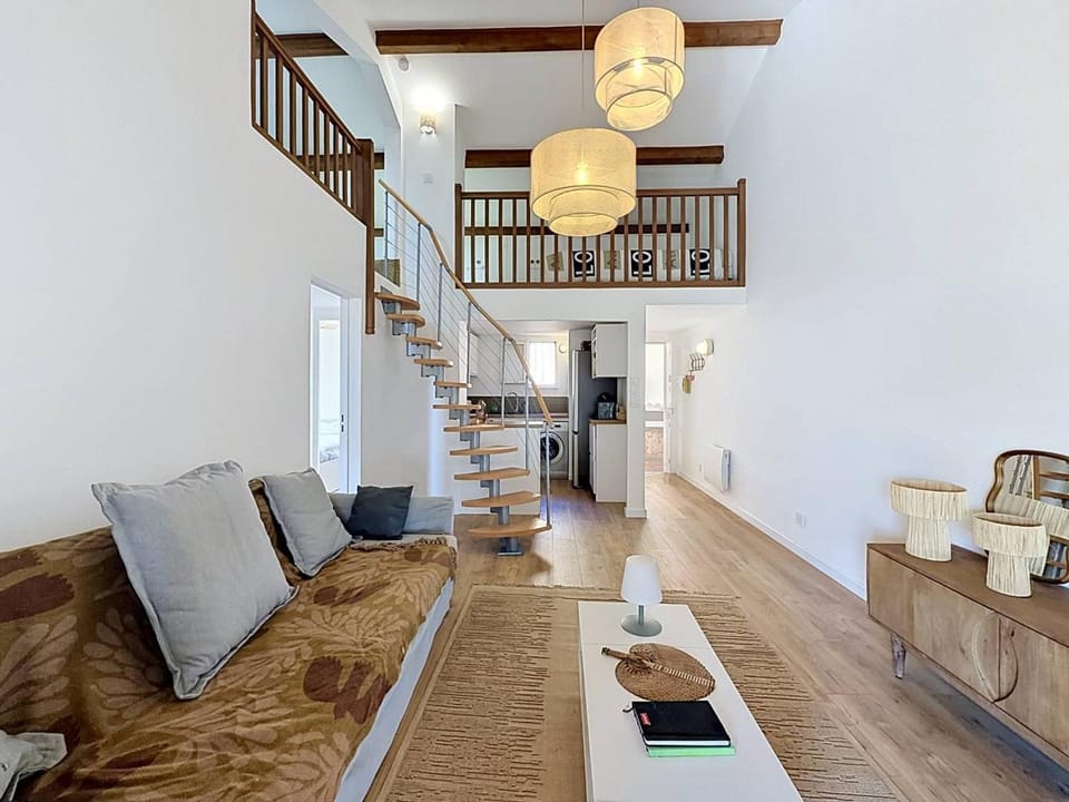 Appartement proche plage avec parking - 4 pers. - FR-1-770-83 Apartment in La Cadière-d'Azur