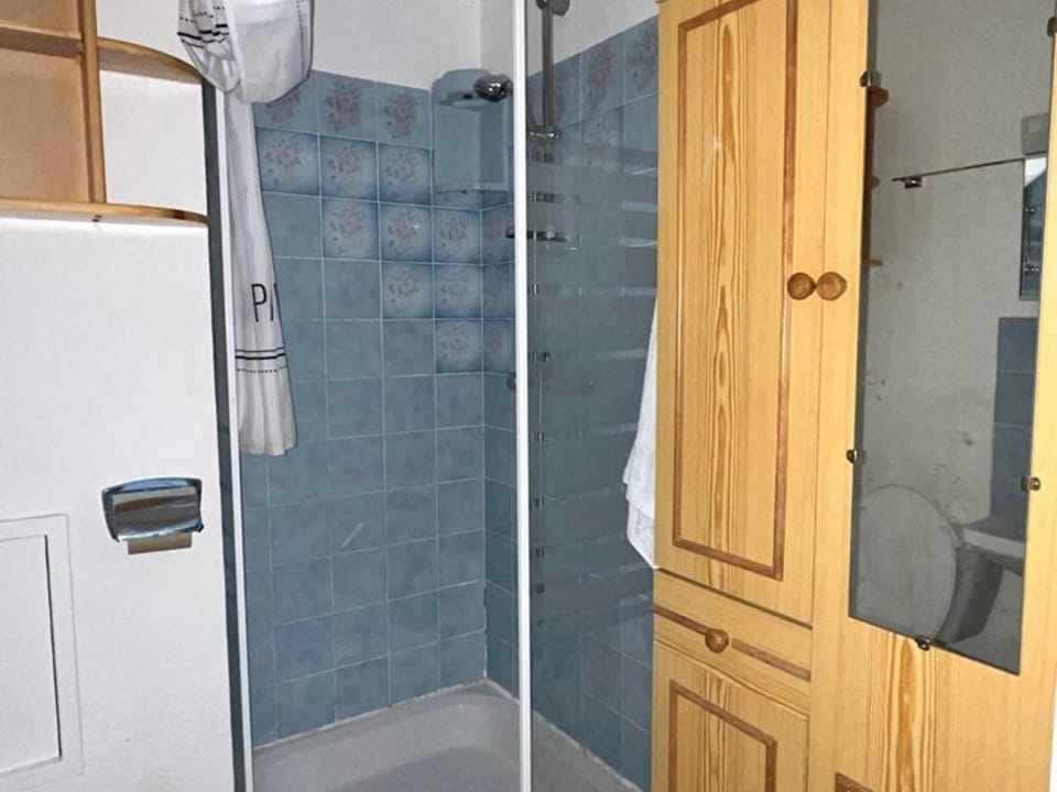 Studio cabine climatisé, terrasse - 4 pers. - FR-1-874-85 Cabin in Le Grau-du-Roi