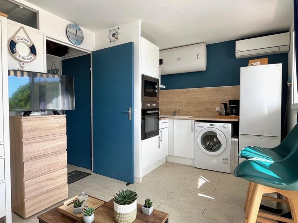 Studio cabine climatisé, terrasse - 4 pers. - FR-1-874-85 Cabin in Le Grau-du-Roi