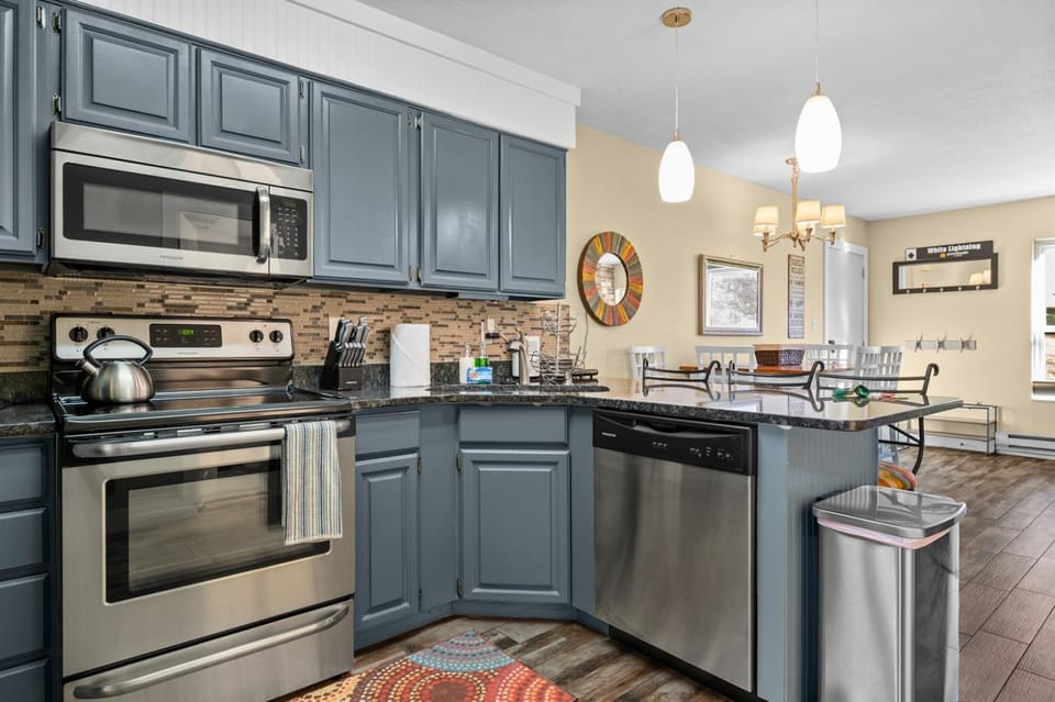 dishwasher, oven, stove, kitchen