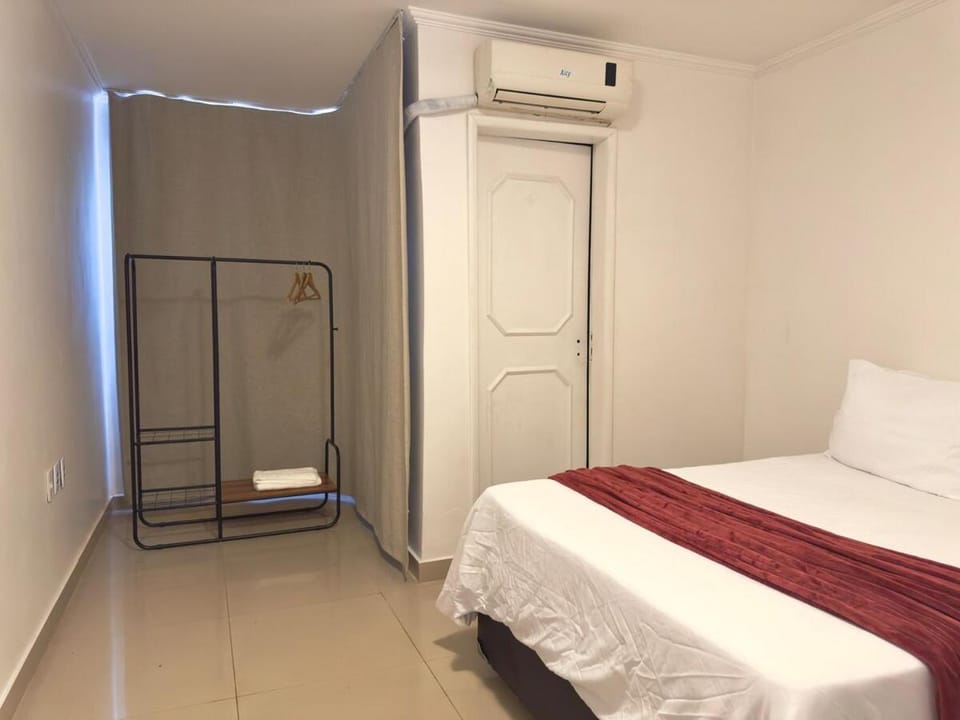 3 Quartos ao Lado do Aeroporto e Plano com Garagem e Ar nos 3 Quartos Apartment in State of Goiás