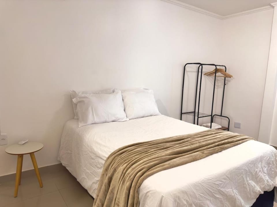 3 Quartos ao Lado do Aeroporto e Plano com Garagem e Ar nos 3 Quartos Apartment in State of Goiás